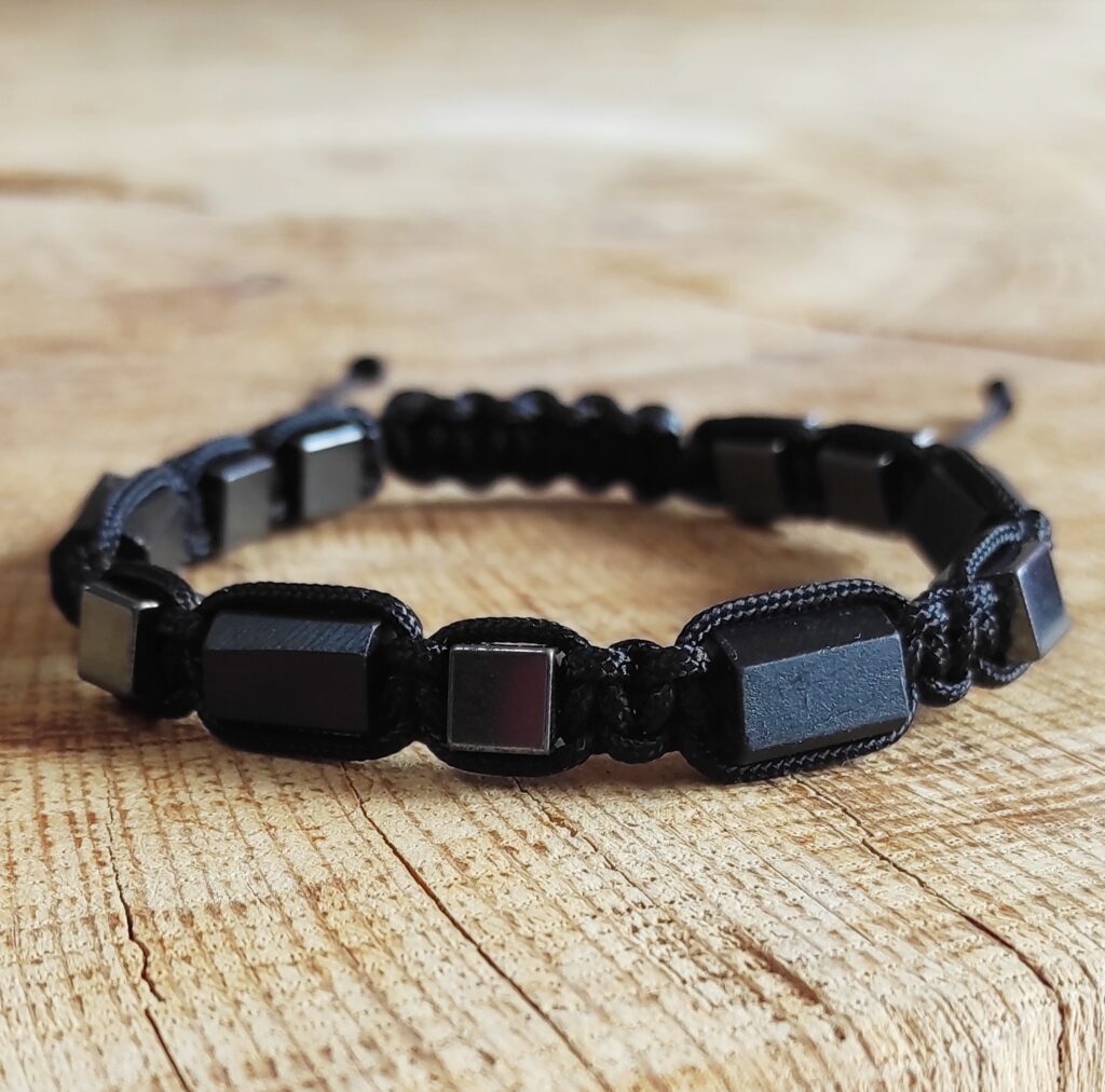 TURMALIN + HEMATYT – MĘSKI TALIZMAN GRANIC