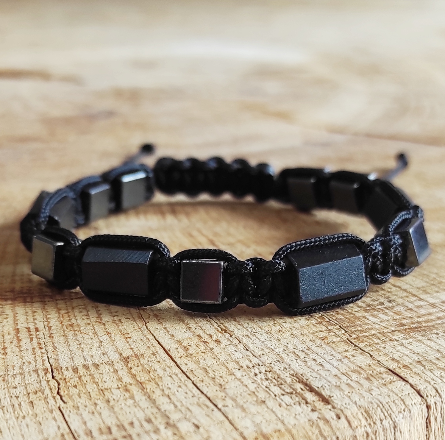 TURMALIN + HEMATYT – MĘSKI TALIZMAN GRANIC